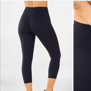 Fabletics Trinity High-Waisted pocket Capri